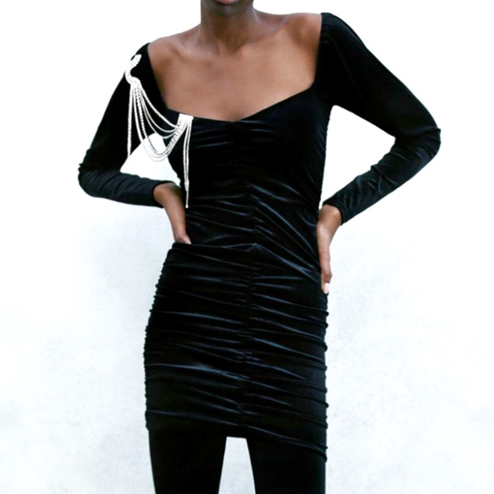 ⭐️ NWT ZARA Velvet Dress ⭐️